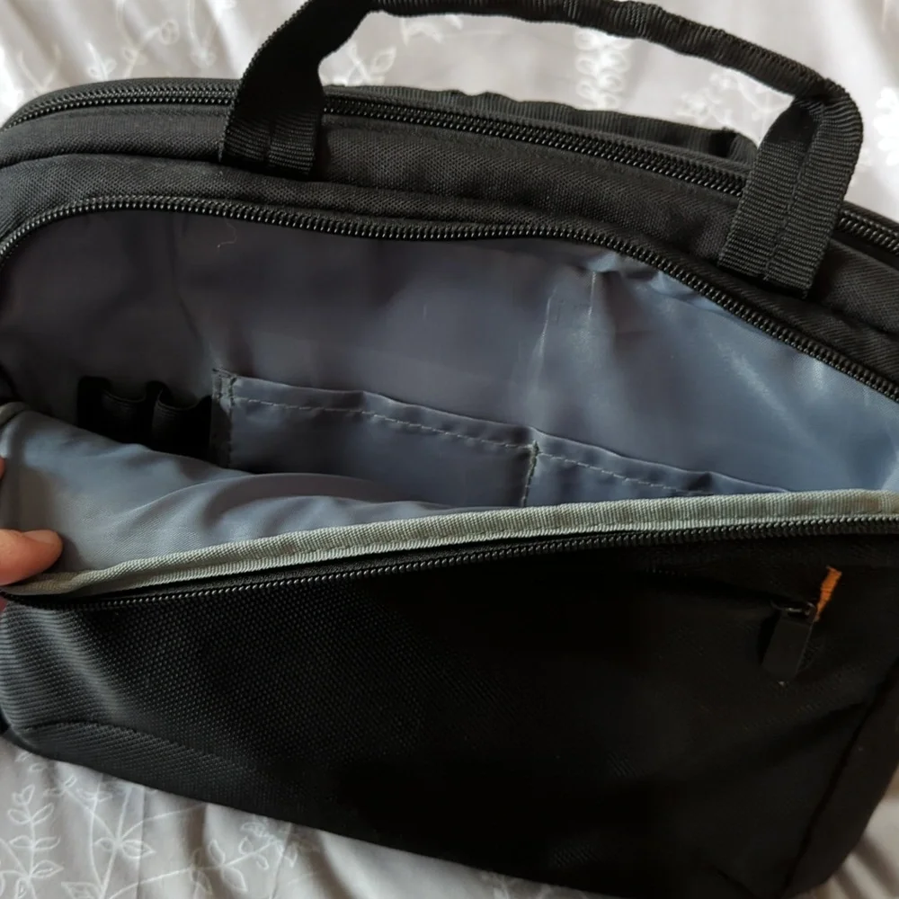 Amazon Basics tablet carrier
